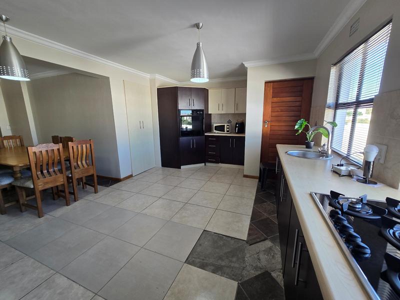 5 Bedroom Property for Sale in Golden Mile Western Cape